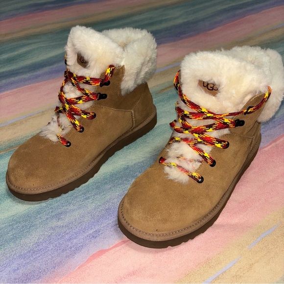 UGG Classic Mini Alpine Bootie women’s size 11 lace up boots - Picture 3 of 10